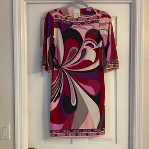 Bright colored 3/4 sleeve dress.